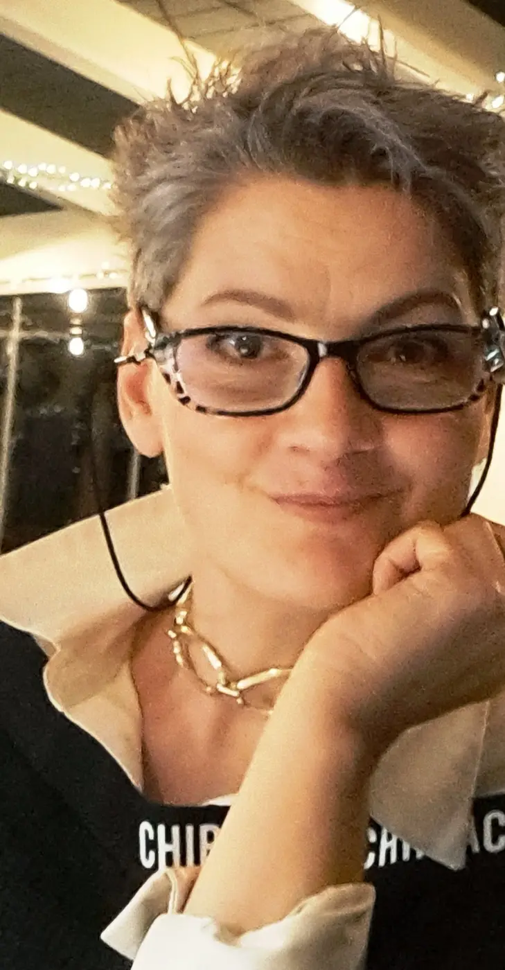 Ritratto di Gina Chiriac, docente di sartoria e modellistica